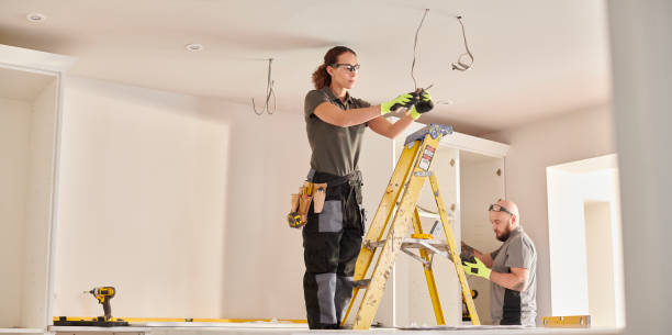 Best Outdoor Lighting Installation  in Castle Rock, WA